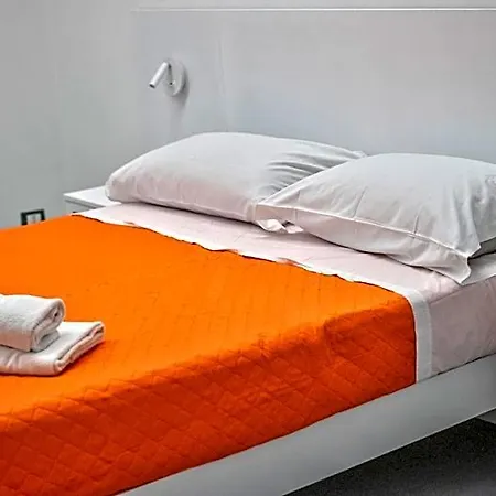 Vucciria Hostel *